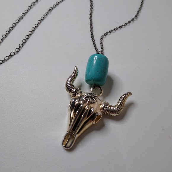 Bull Skull Pendant Necklace - Picture 5 of 16